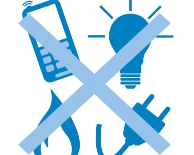 Infografik über elektrische Geräte, die durchgestrichen sind, wie Handy, Feuer, Stecker und Glühbirne