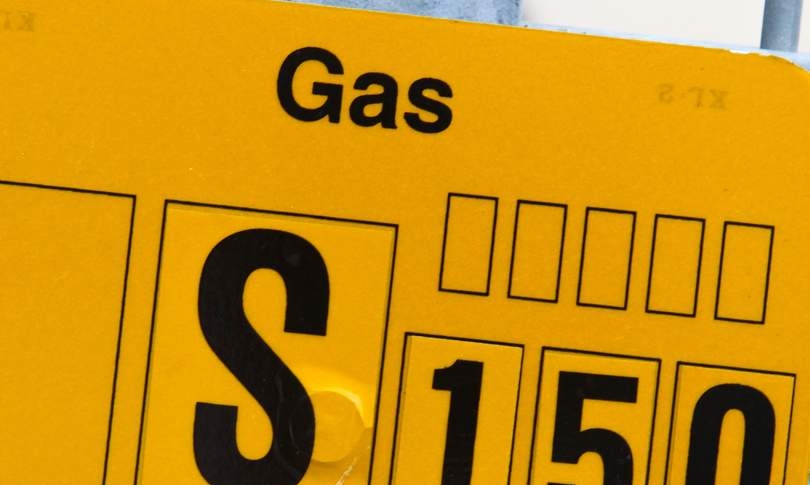 gelbes Infoschild zum Netzanschluss Gas